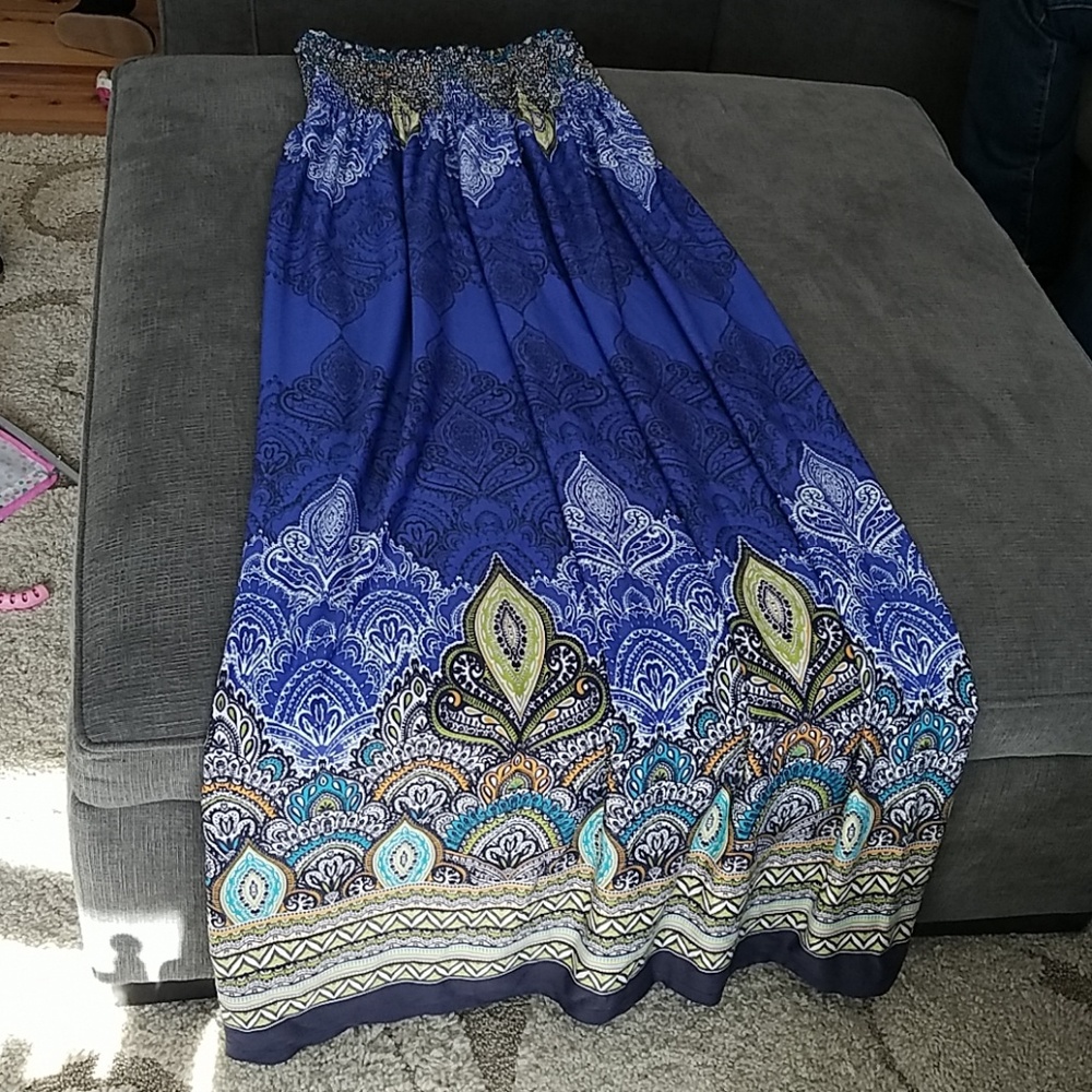 Maternity maxi dress